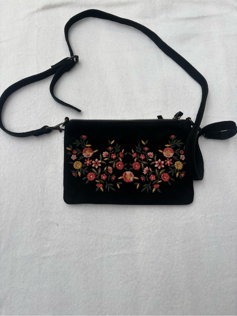 Black Floral Embroidered Velvet Crossbody Bag